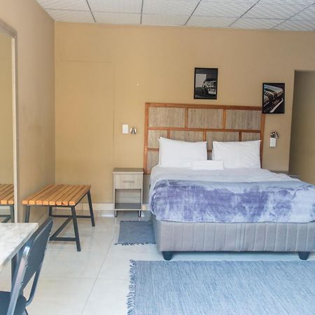 Ondangwa Rest Camp Bed & Breakfast Bagian luar foto