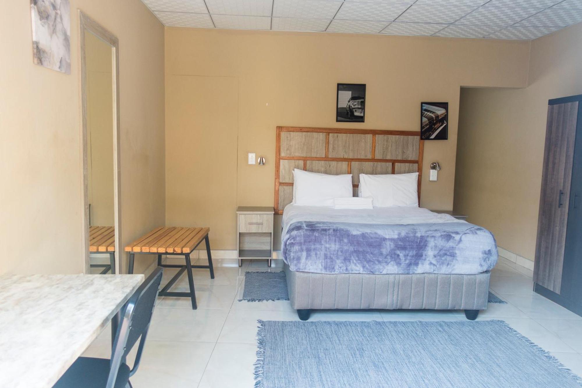 Ondangwa Rest Camp Bed & Breakfast Bagian luar foto